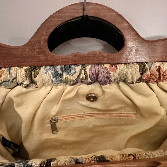 Floral Tapestry Handbag - Picture 5 of 6